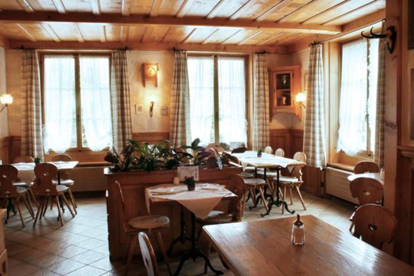 Hotel Saanerhof Gstaad Exterior photo